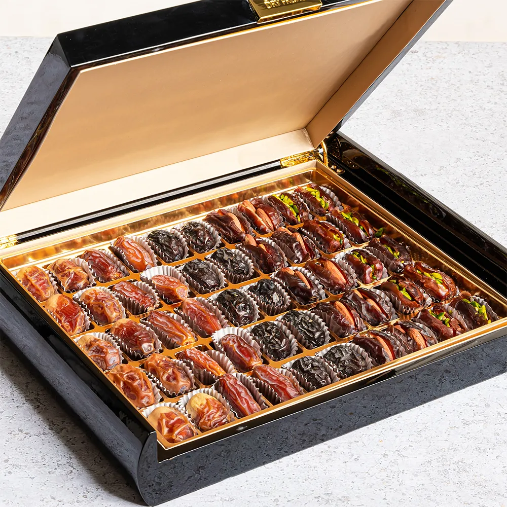 Sacred Land Dates Box (Makkah) 50 Pcs